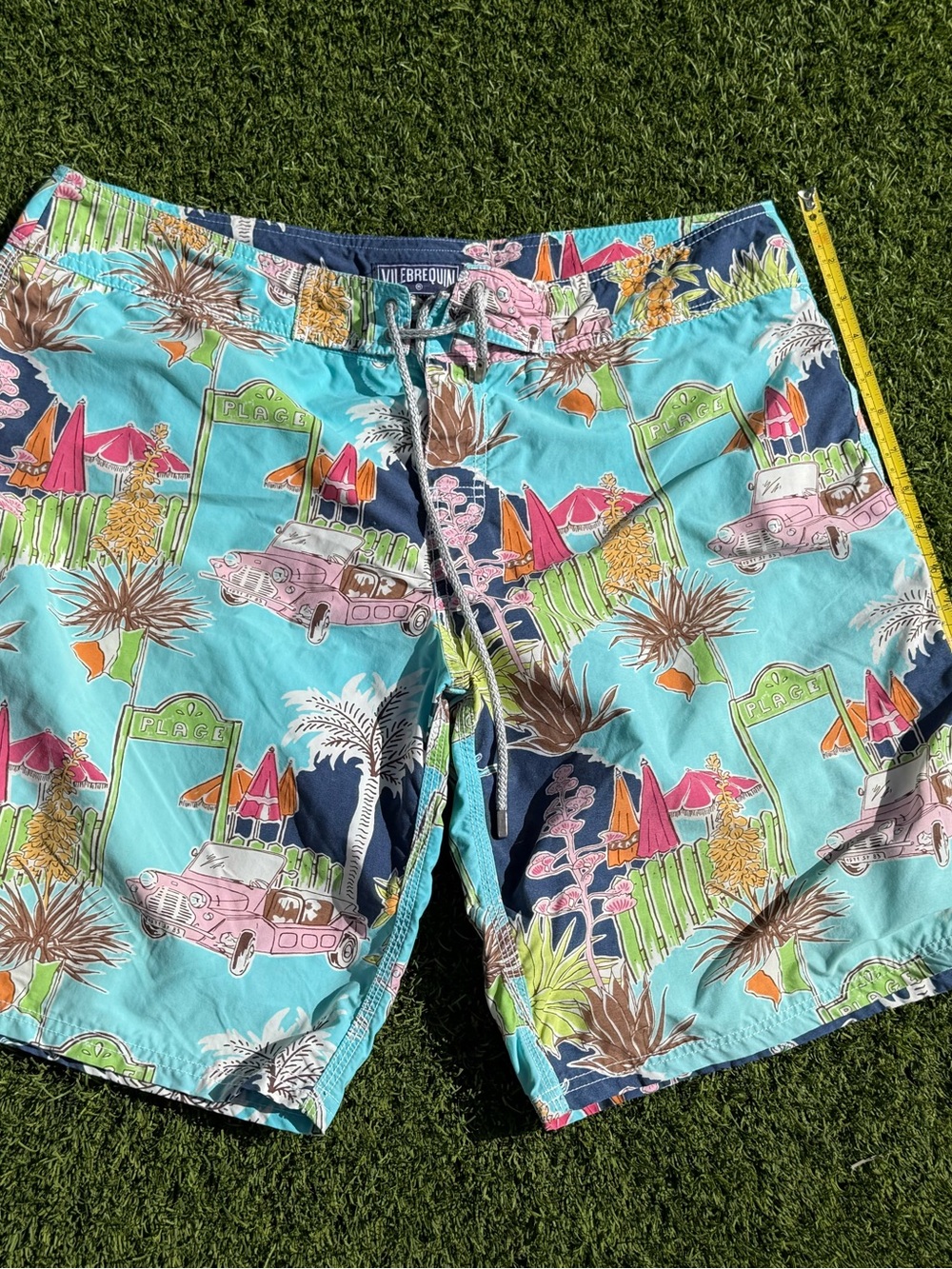 VILEBREQUIN Board Shorts - Mens size 34/36 
19.5” long - liner removed